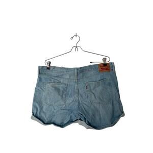 Levi's womens size 33 lightwash denim cuffed jeans shorts